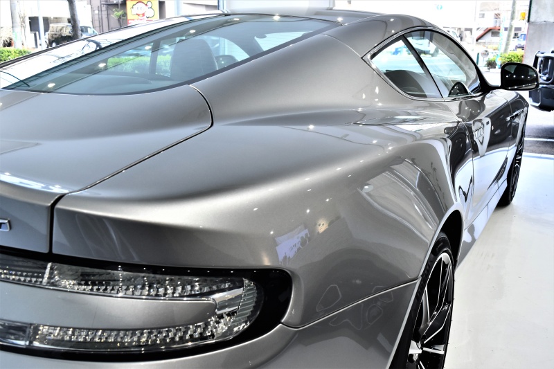 アストンマーティン DB9 GT ボンドエディション タッチトロニック2