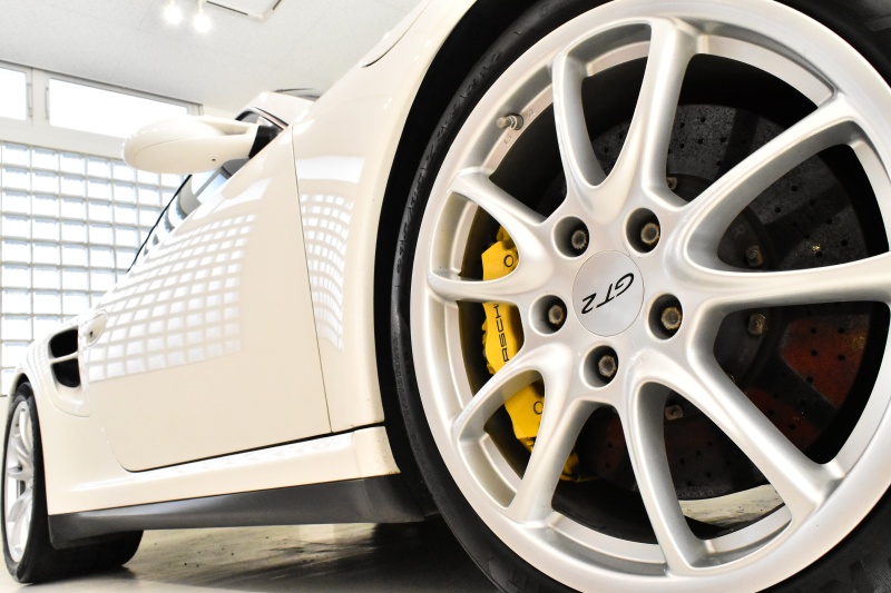 ポルシェ 911(Type997) 997GT2 正規D車 PCCB PASM メモリ付フル電動  
