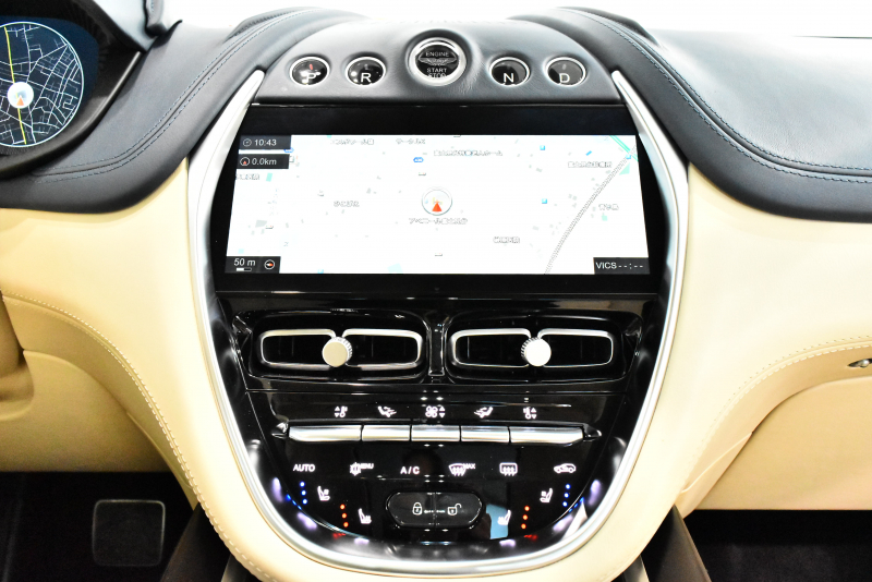アストンマーティン DBX 正規ディーラー車 1オーナー 1913