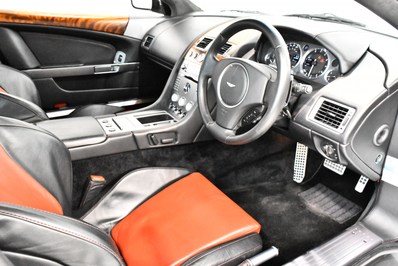 アストンマーティン DB9 正規ディーラー車 タッチトロニック 2色革