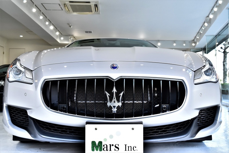 マセラティ クアトロポルテ GT S 正規D車 希少色 OP20インチAW左