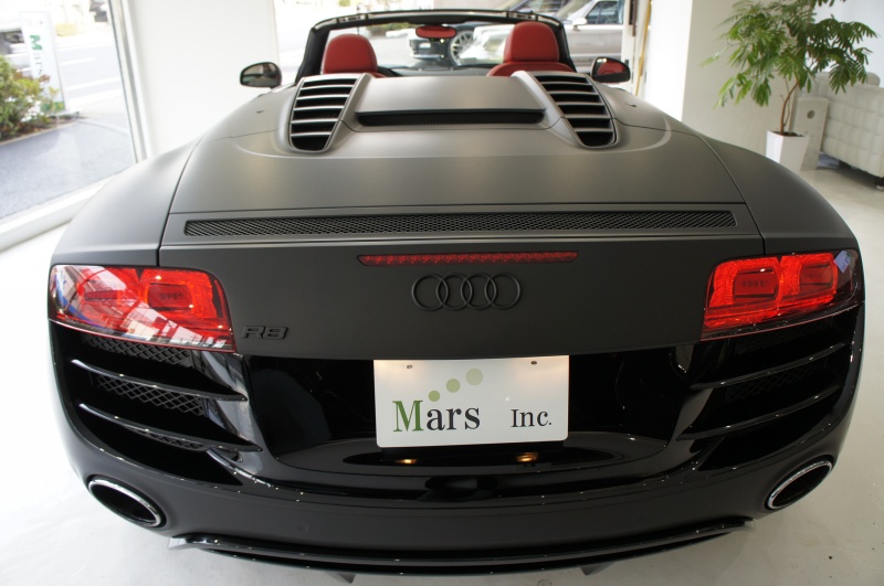 アウディ R8 マットブラック 赤革/赤幌 D車 中古車 情報 | Mars Inc