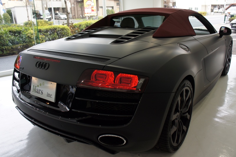 アウディ R8 マットブラック 赤革/赤幌 D車 中古車 情報 | Mars Inc