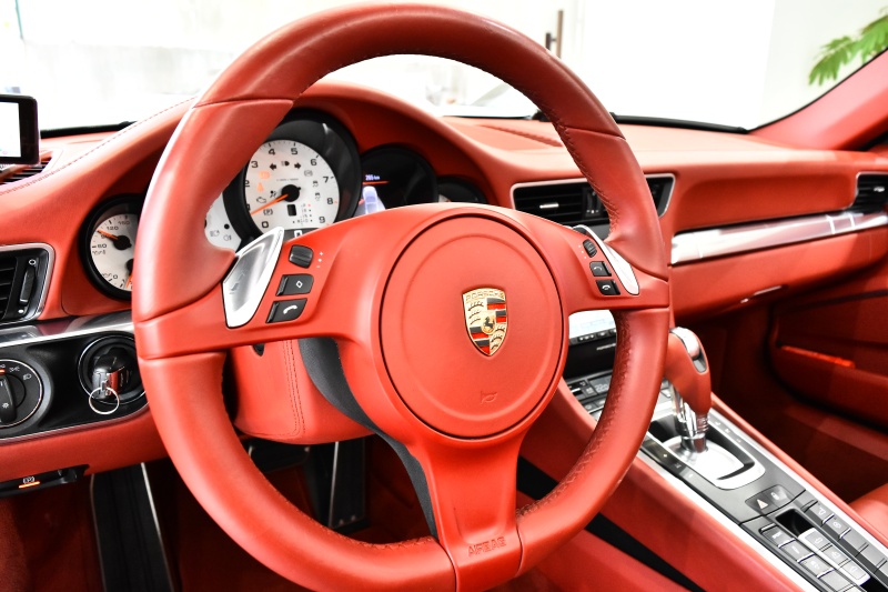 ポルシェ 911(Type991) カレラ4S PDK 4WD正規D車 左H 赤革 赤幌 ポルシェ 911(Type991) カレラ4S PDK 4WD正規D車 左H 赤革 赤幌