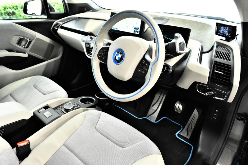 BMW i3 セレブレーション・エディション・カーボナイト 100周年記念全国40台限定 1オーナー フルード・ブラック 中古車 情報