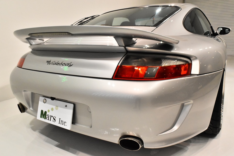 ポルシェ　911 ターボ 996型　マフラー ポルシェ 911 ターボ/GT2 (996) 用チタン製マフラー (ストレート
