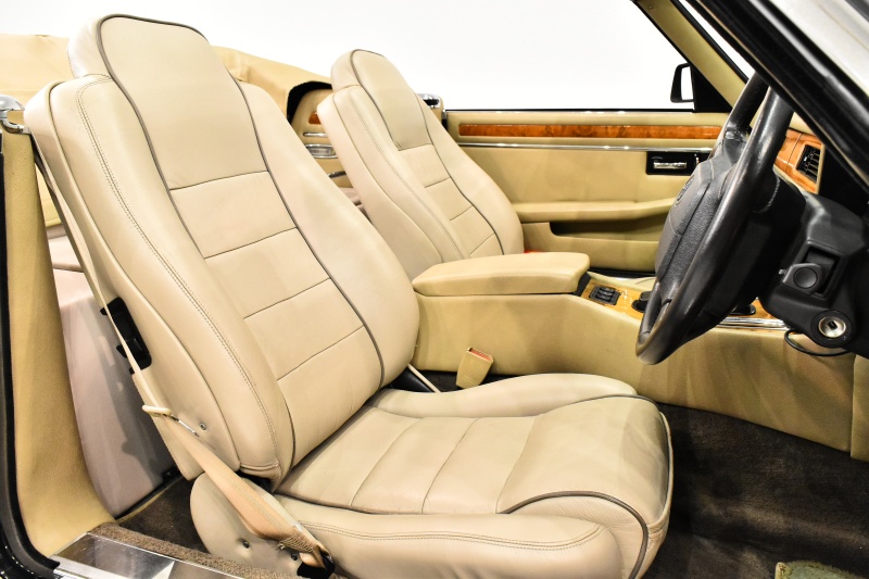 ジャガー XJ-S コンバーチブル4. 0正規モデル 後期型 希少