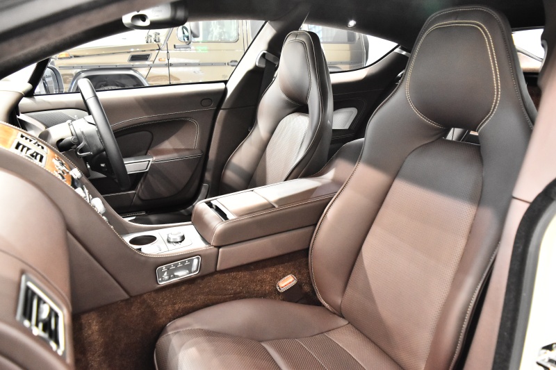 アストンマーティン ラピード S 正規ディーラー車 パール