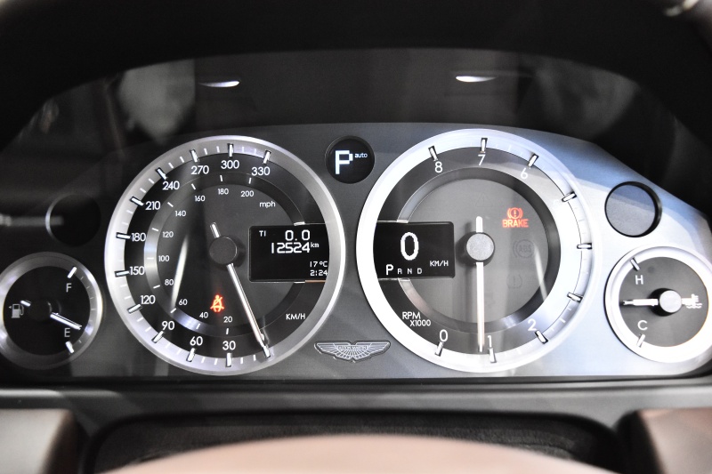 アストンマーティン ラピード S 正規ディーラー車 パールホワイト