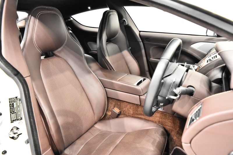 アストンマーティン ラピード S 正規ディーラー車 パールホワイト