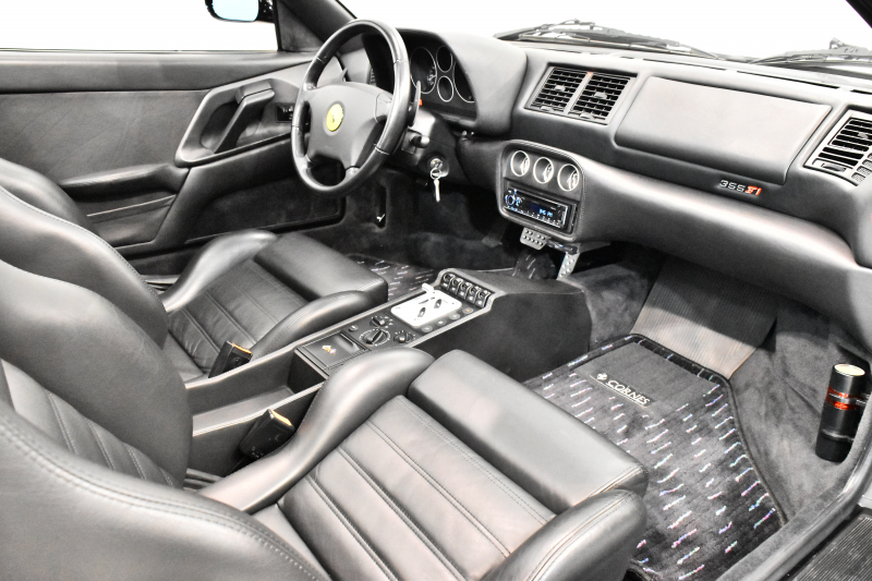 フェラーリ　f355 momoステアリング ボス付き フェラーリ f355 momoステアリング ボス付き 【公式通販】