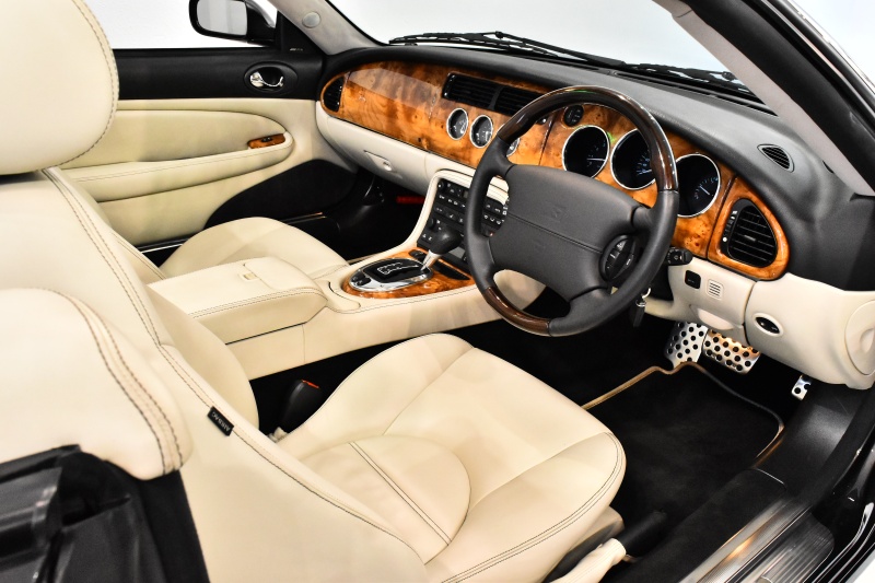 新品未使用JAGUARューシン更に更に(お値下げします) 新品未使用JAGUARューシン更に更に(お値下げします)
