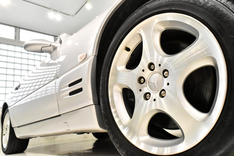 Mベンツ113-280SLリビルトシリンダーヘツト取付け実施中 メルセデス・ベンツ 280SL】 | 空冷ポルシェ・アストンマーティン中古