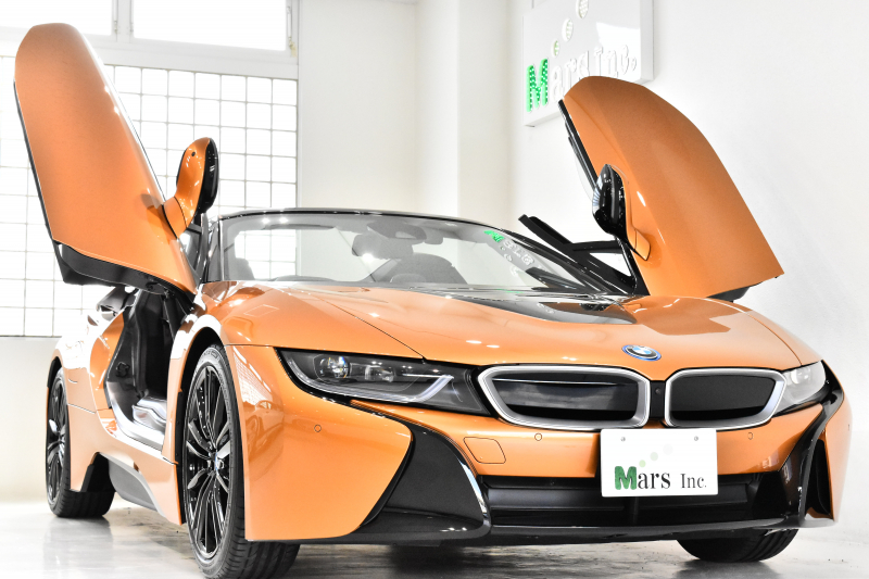 BMW i8 ロードスター 正規D車 1オーナー 低走行車！有償外装カラー