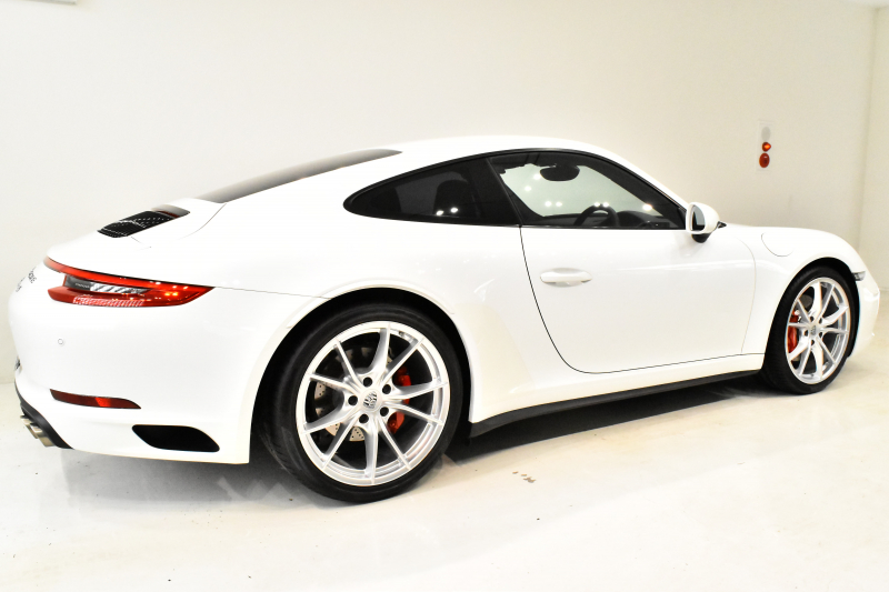 アイドロン　1/18　ポルシェ911（991）カレラ4GTS 2014 ホワイト Porsche 911 (991) Carrera 4 GTS 2014 Silver (Diecast Car