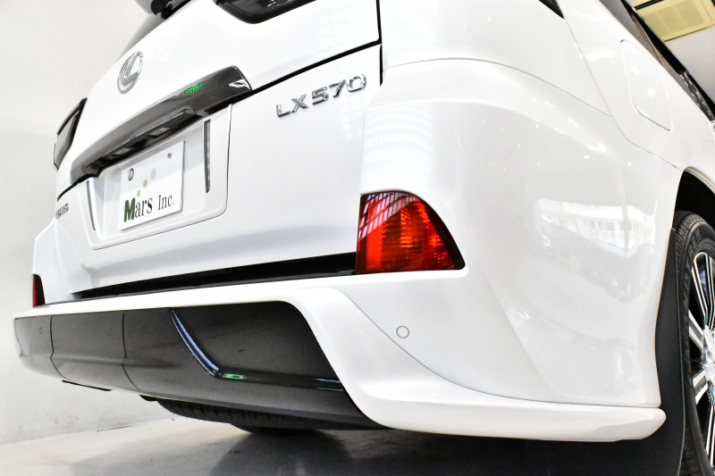レクサス LX 570 Black Sequence 特別仕様車 1オーナー 後席