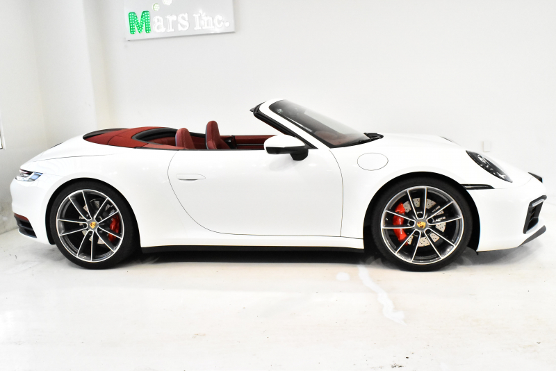 ポルシェ 911(Type992) カレラS カブリオレ 正規ディーラー車 希少左