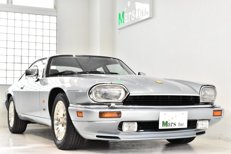 ジャガー Xj S 6 0 V12 正規ディーラー車 ジャガージャパン最終型 2オーナー 歴代整備記録簿完備 専用アルミホイール Carrozzeriaサイバーナビゲーション 取扱説明書 スペアキー完備 中古車 情報 Mars Inc