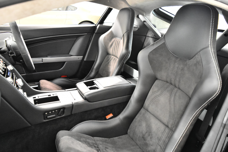 アストンマーティン V8 ヴァンテージ N420 スポーツシフト