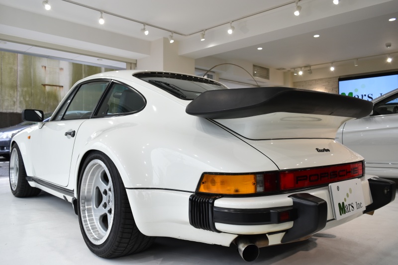 ポルシェ 911(Type930) Turbo3.3 ヨーロッパ新車並行 純正