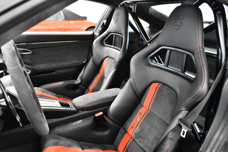 ポルシェ　911 シート　2脚セット　神戸市 ポルシェ911純正シート 右+左【ポルシェ/レカロ】 ポルシェ 中古シート