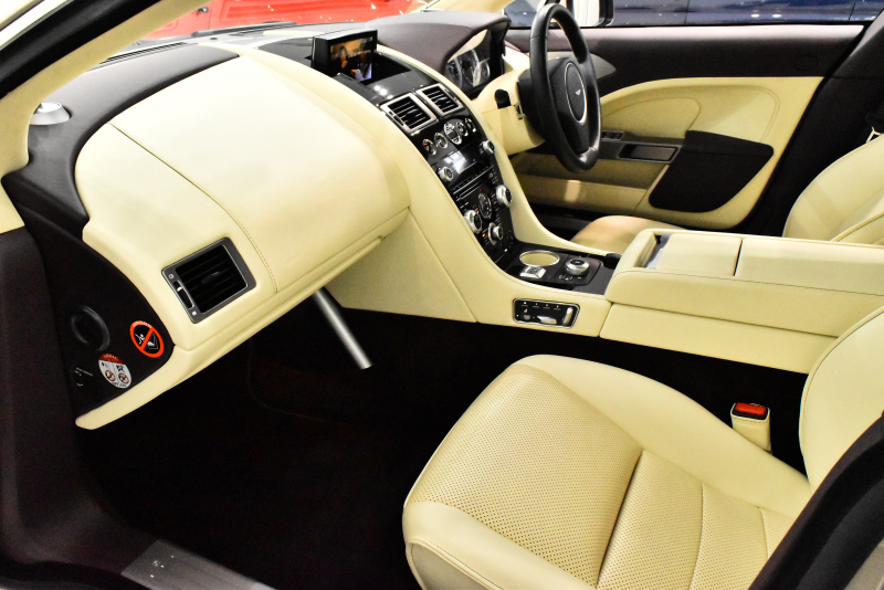 アストンマーティン ラピード タッチトロニックⅡ 正規ディーラー車