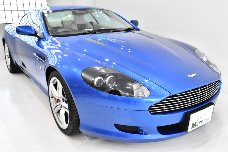 アストンマーティン Db9 クーペ タッチトロニック 正規ディーラー車 中期型 有償ボディーカラー オールクリームトリュフレザーインテリア 社外hddナビゲーション バックカメラ 19インチaw 右ハンドル 中古車 情報 Mars Inc