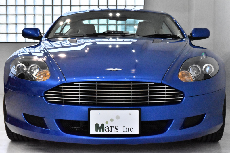 アストンマーティン Db9 クーペ タッチトロニック 正規ディーラー車 中期型 有償ボディーカラー オールクリームトリュフレザーインテリア 社外hddナビゲーション バックカメラ 19インチaw 右ハンドル 中古車 情報 Mars Inc