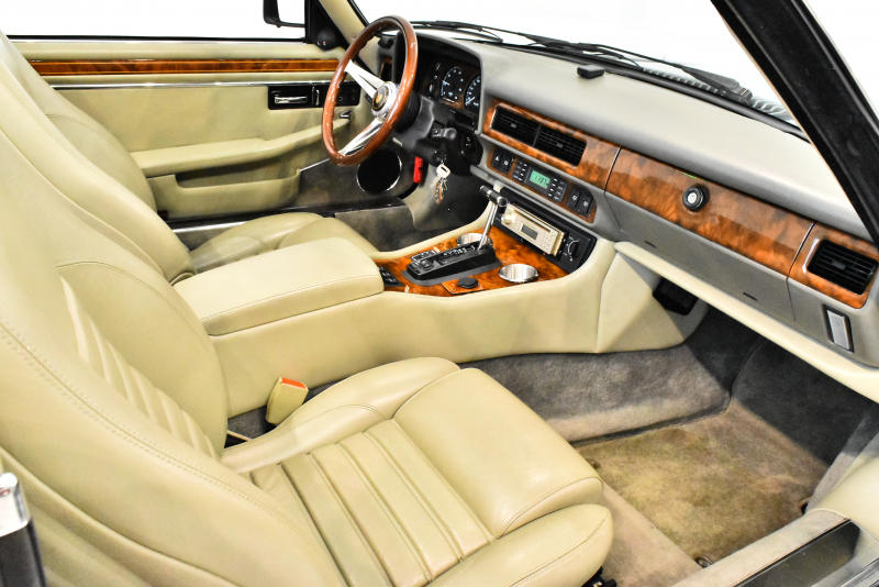 ジャガー XJ-S 6.0 V12 コンバーチブル 正規ディーラー車 ダーク